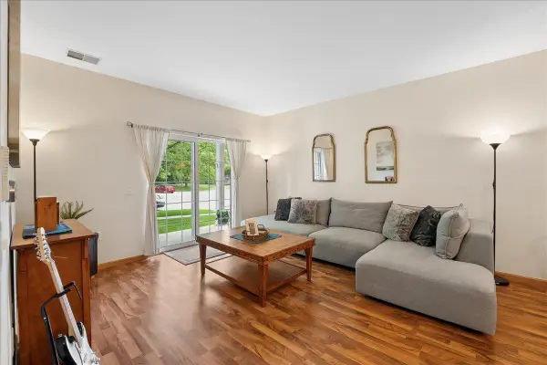 18 Kings Mill Circle #111, Madison, WI 53718
