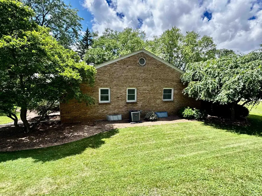 3542 Bee Lane, Beloit, WI 53511 - #3