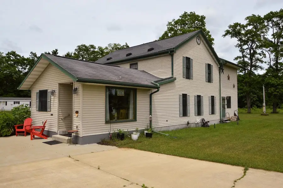 33305 Oak Street, Lone Rock, WI 53556 - #2
