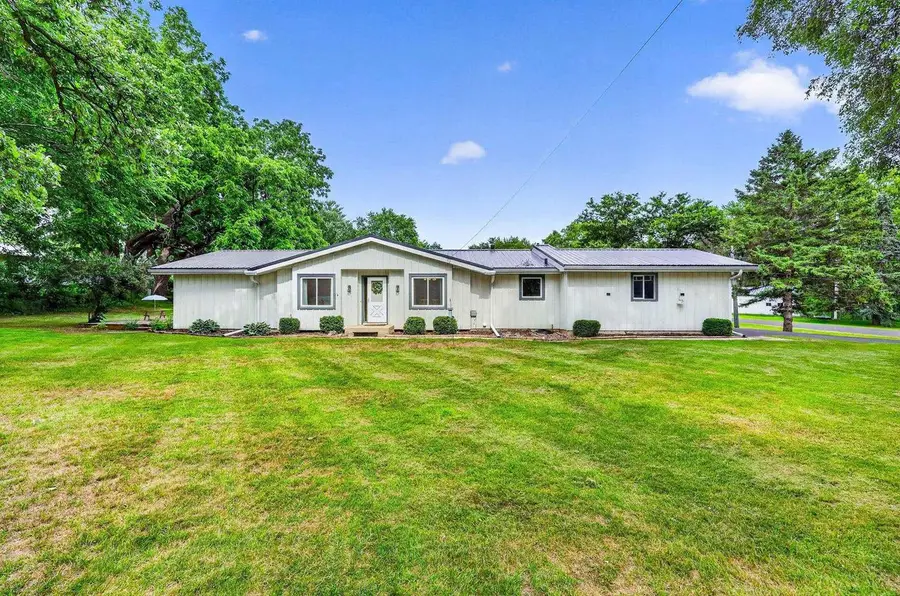 2730 Westchester Circle, Stoughton, WI 53589 - #2