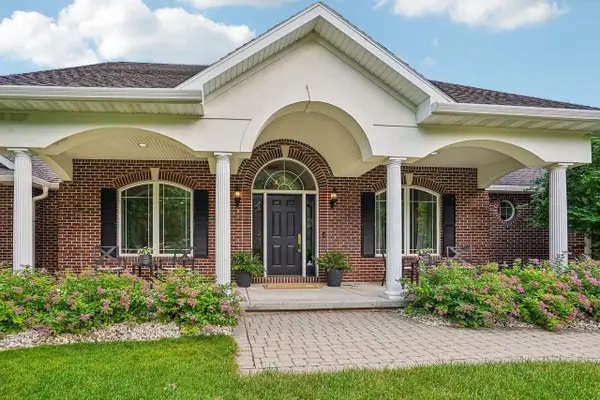 8801 Fairway Oaks Drive, Verona, WI 53593