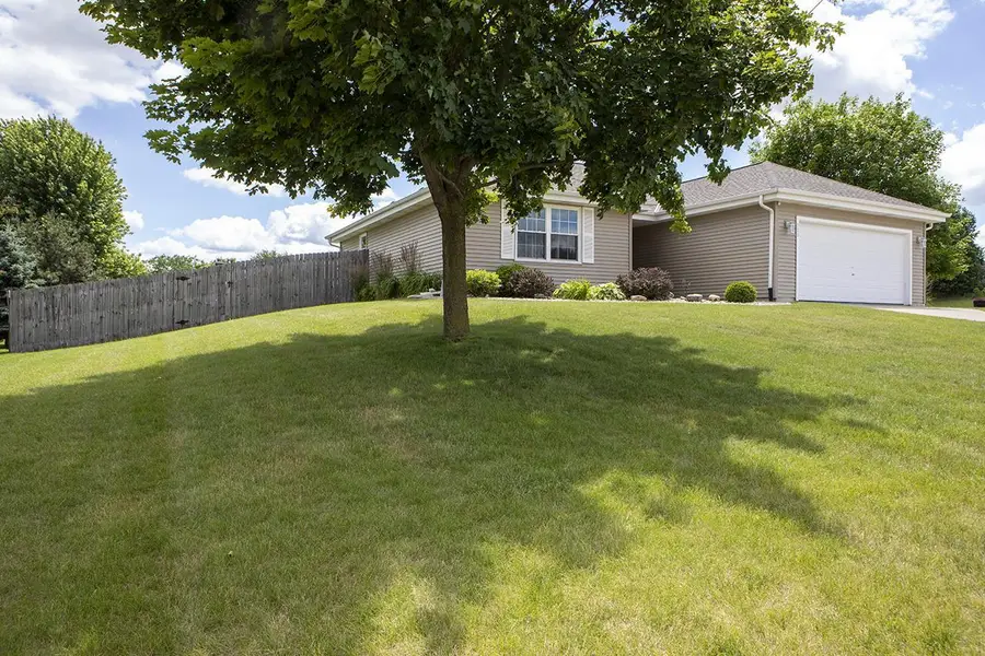 225 Pioneer Drive, Johnson Creek, WI 53038 - #2