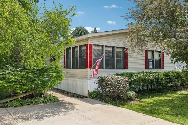 4823 Schoen Road #109, Union Grove, WI 53182