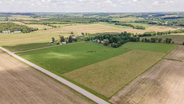 25732 Hammer Lane, Cuba City, WI 53807