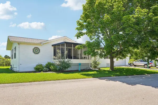 412 Harbor Heights Drive, Waterford, WI 53185