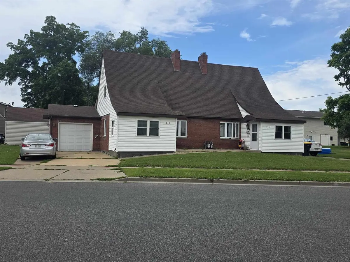 712/714 N Glendale Avenue, Tomah, WI 54660 - #1