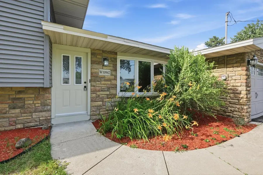 W10942 Bayview Drive, Lodi, WI 53555 - #2