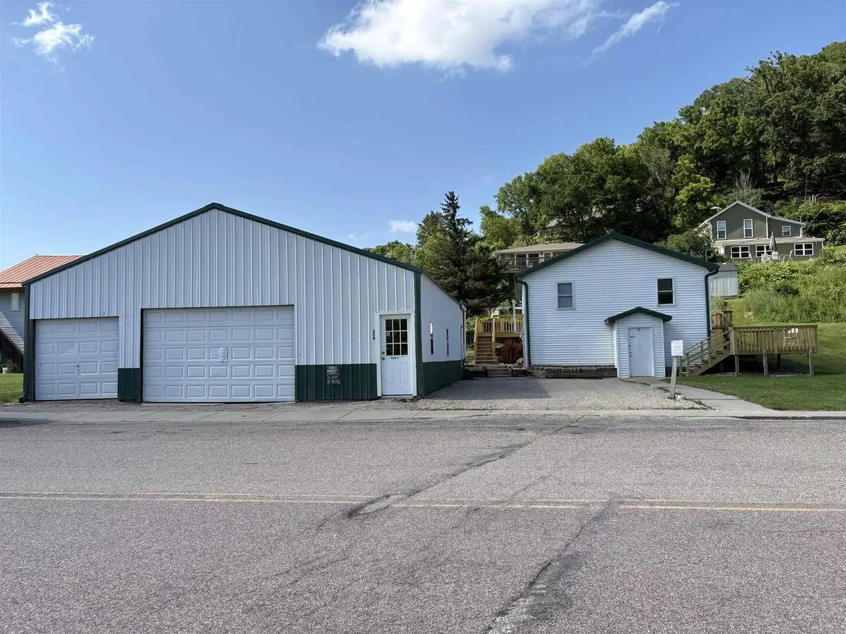 308 Spring Street, Lynxville, WI 54626 - #1