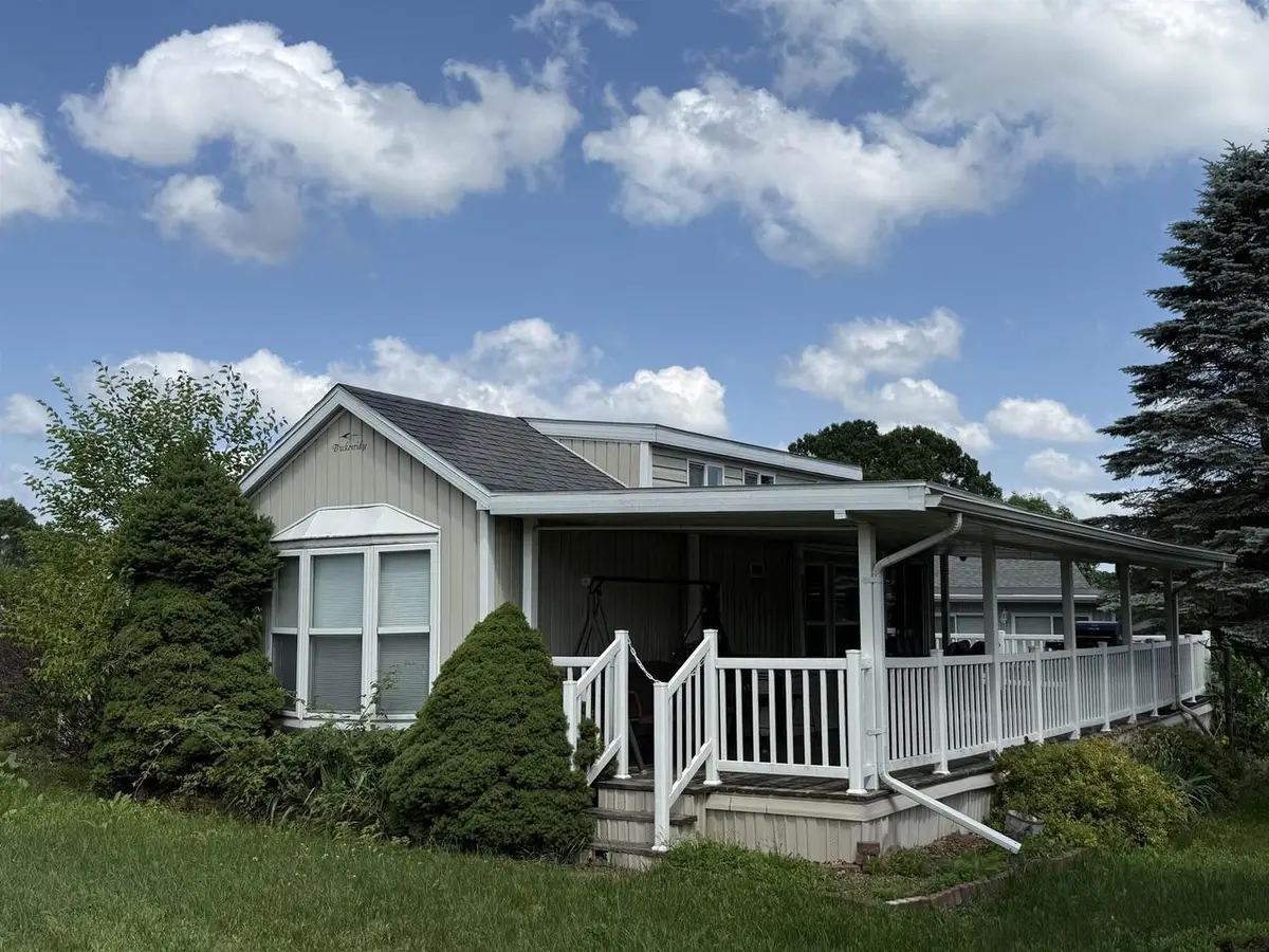 19 19th Hole Drive, Wisconsin Dells, WI 53965 - #1