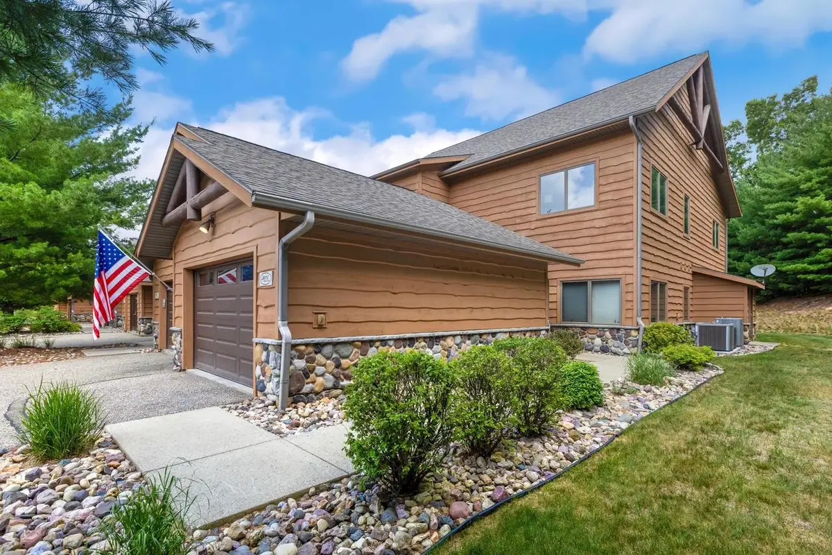 W4112 Vista Drive #8, Mauston, WI 53948 - #1