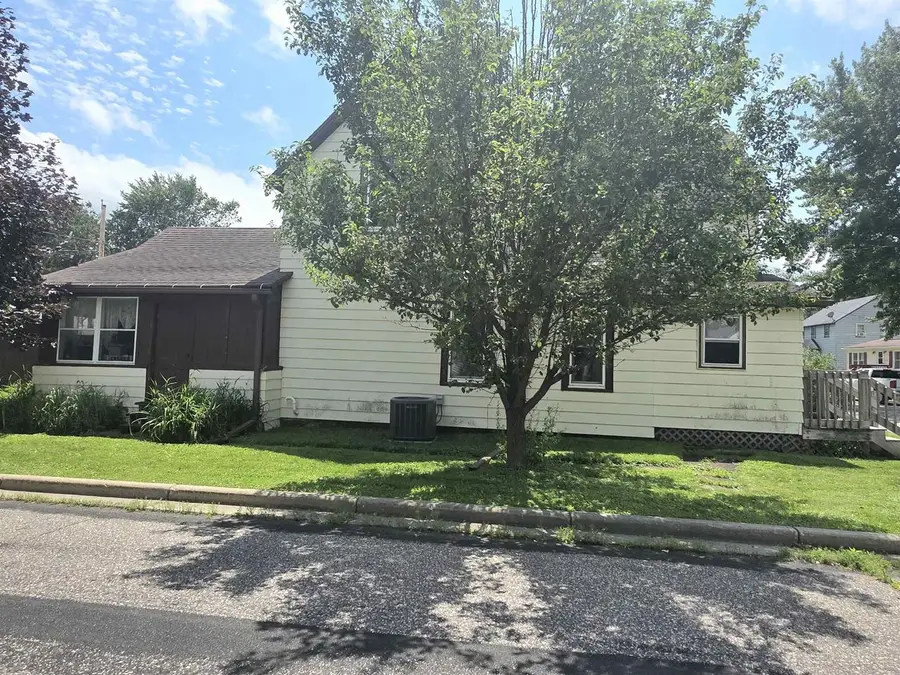 506 Juneau Avenue, Mauston, WI 53948 - #3