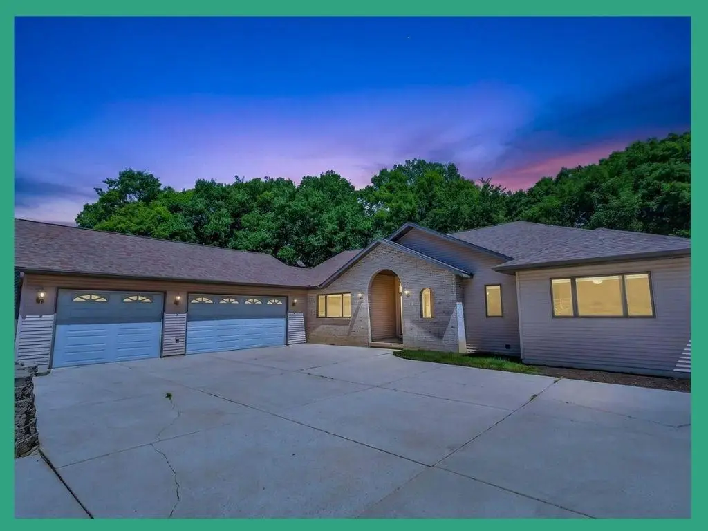 546 Echo Valley Road, Brooklyn, WI 53521 - #1