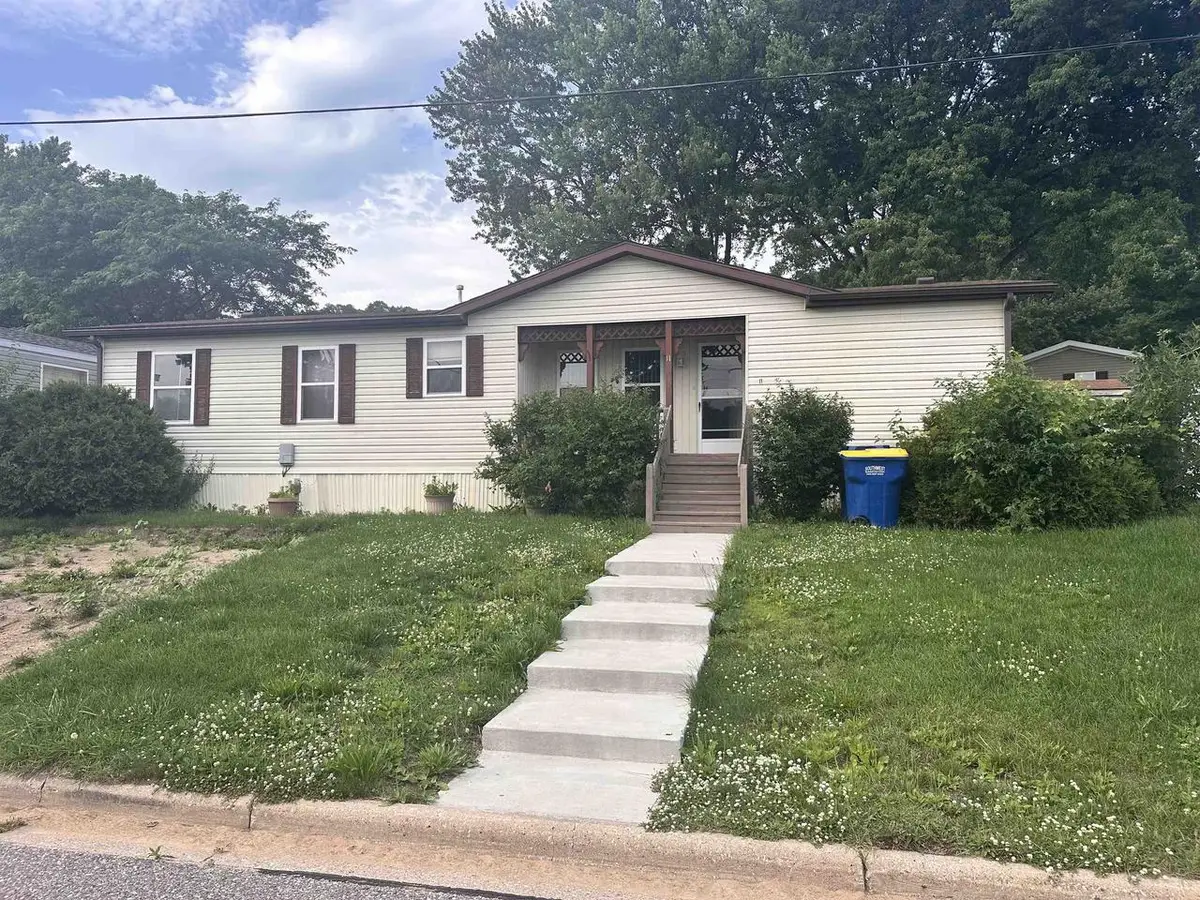 1400 Veterans Drive #11, Richland Center, WI 53581 - #1