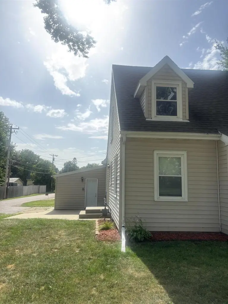 915 West Street, Baraboo, WI 53913 - #3