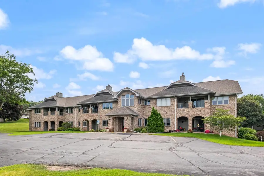 778 Hillside Terrace #L, Ripon, WI 54971 - #2