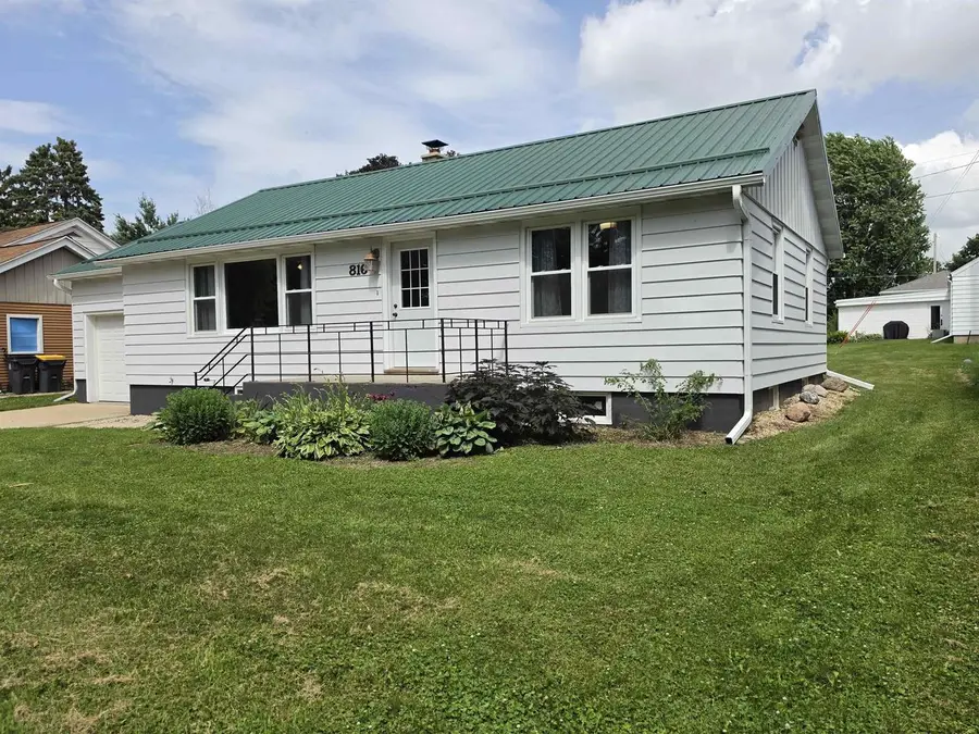 816 27th Avenue, Monroe, WI 53566 - #2