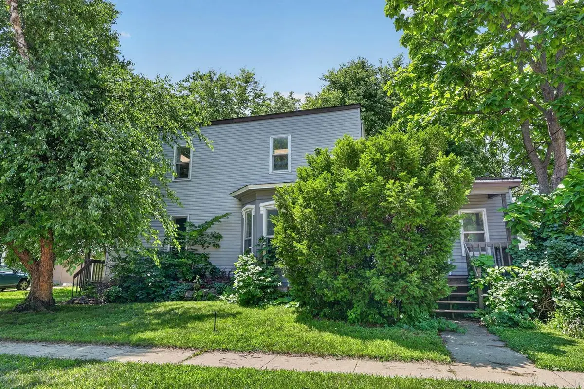 903 E 2nd Avenue, Brodhead, WI 53520 - #1