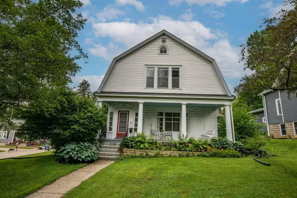 111 S Iowa Street, Mineral Point, WI 53565
