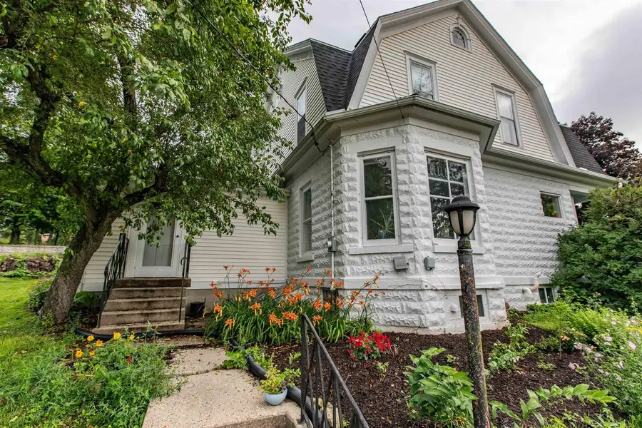 111 S Iowa Street, Mineral Point, WI 53565 - #3