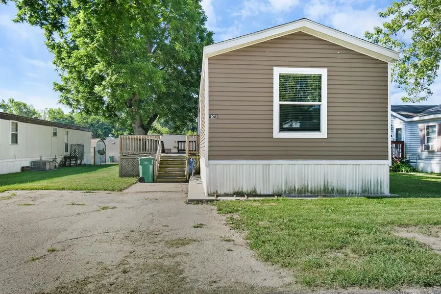 808 Charles Lane, Stoughton, WI 53589 - #3