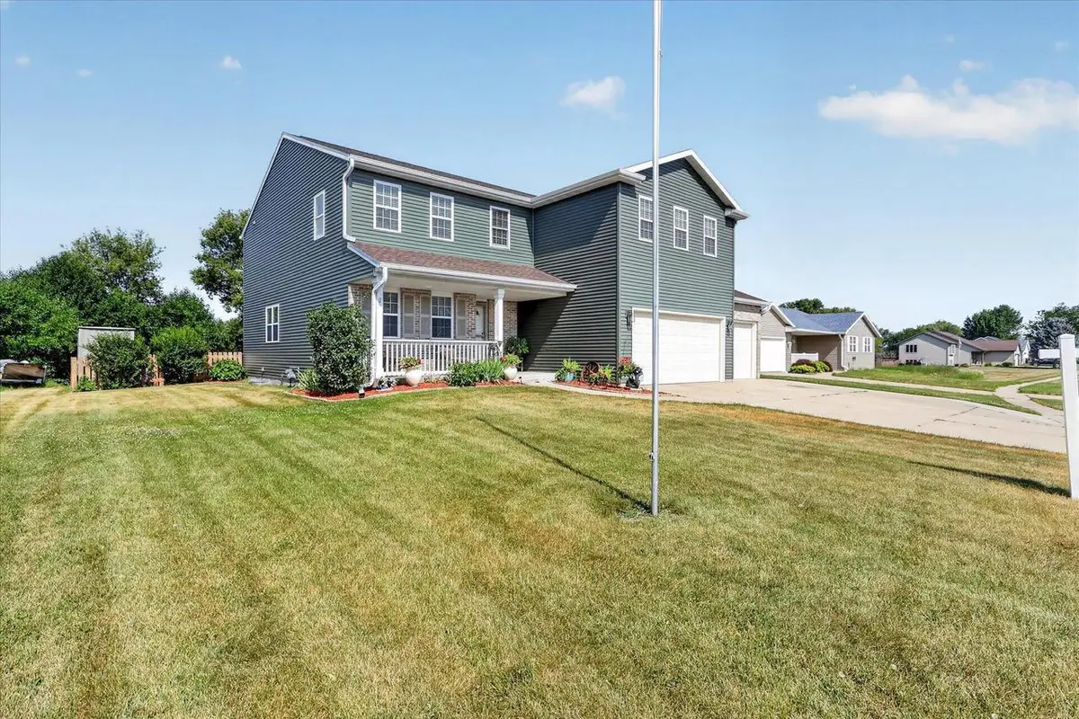 613 S 6th Street, Evansville, WI 53536 - #1