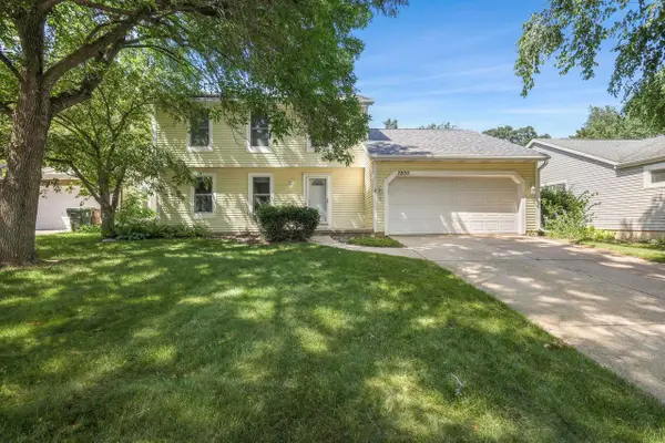 7830 W Oakbrook Circle, Madison, WI 53717