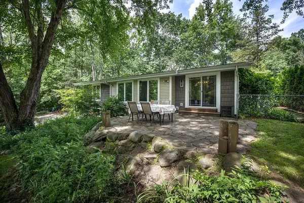 W10804 Wildwood Way, Poynette, WI 53955