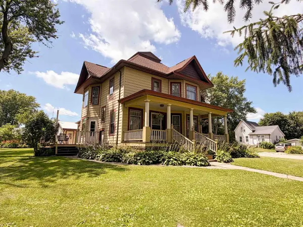 201 Mifflin Street, Cobb, WI 53526