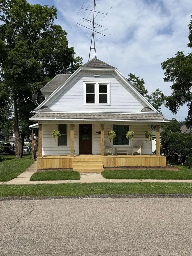 307 N East Street, Wonewoc, WI 53968 - #1
