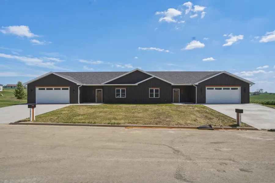 522 W Troy Street, Cuba City, WI 53807 - #2