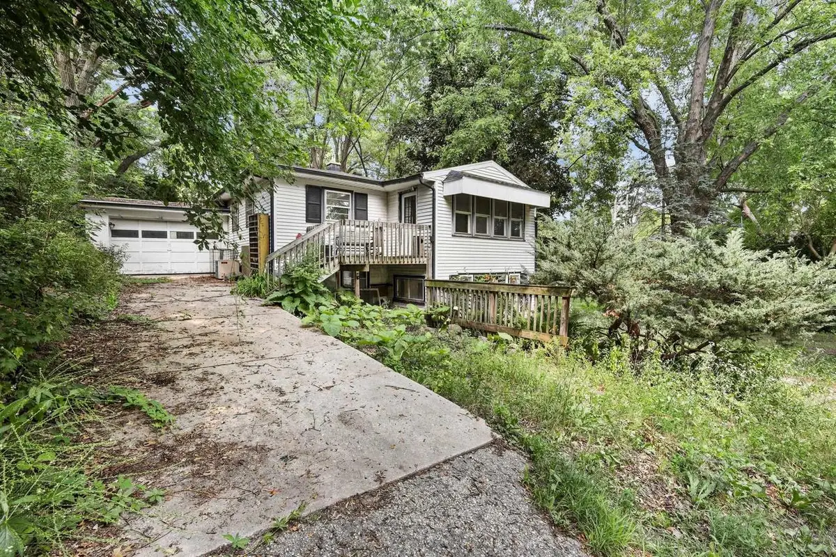 1327 E Road Nine, Edgerton, WI 53534 - #1