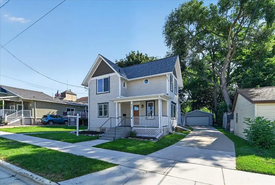 409 S 4th Street, Stoughton, WI 53589 - #2