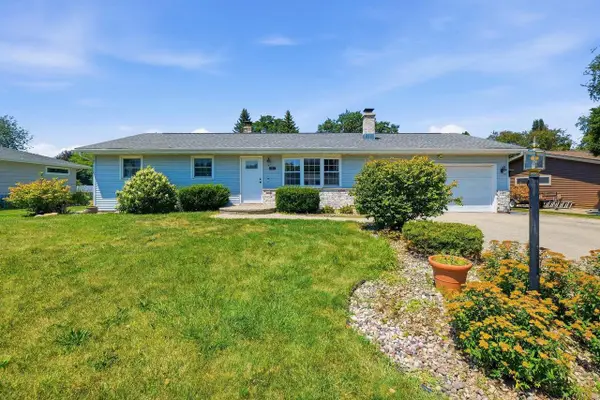 855 Clover Lane, Oregon, WI 53575