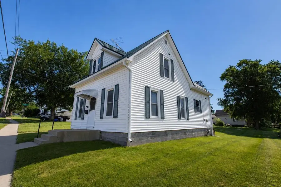 605 N Union Street, Dodgeville, WI 53533 - #3