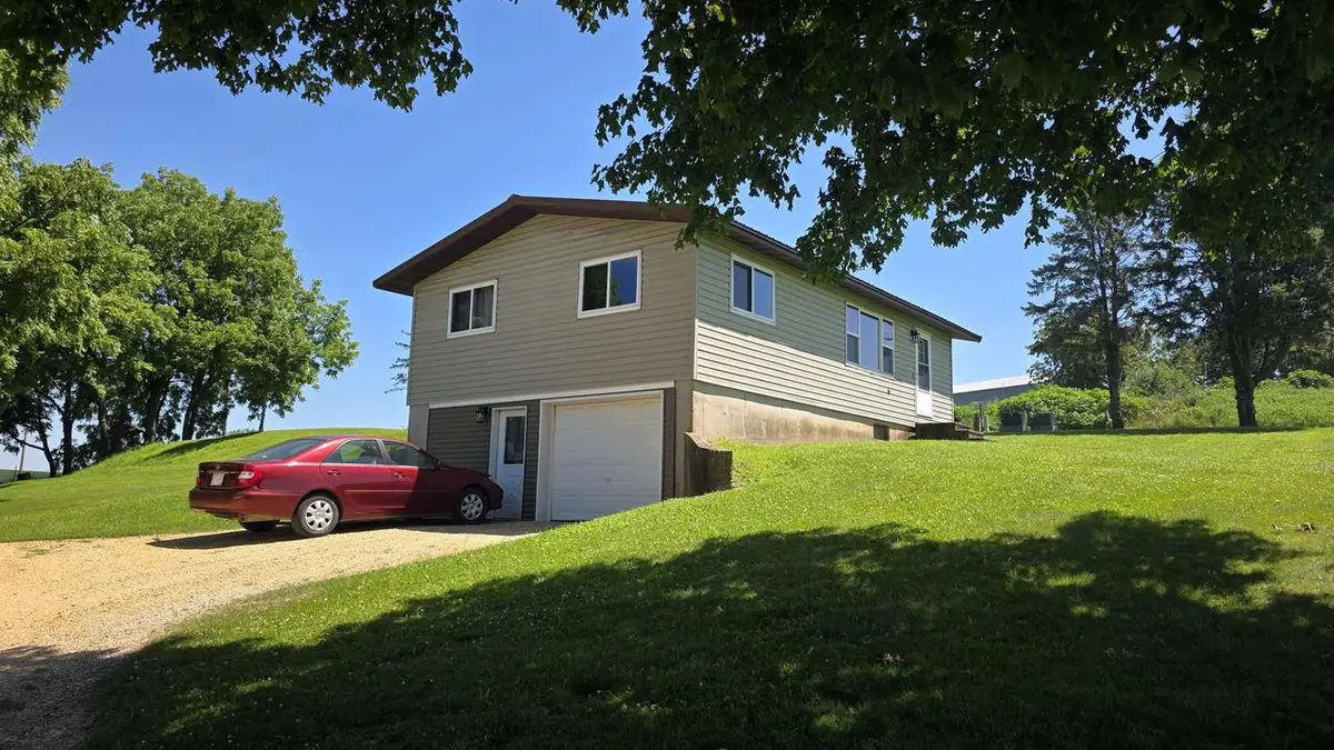 12315 Borah Ridge Road, Prairie Du Chien, WI 53821 - #1