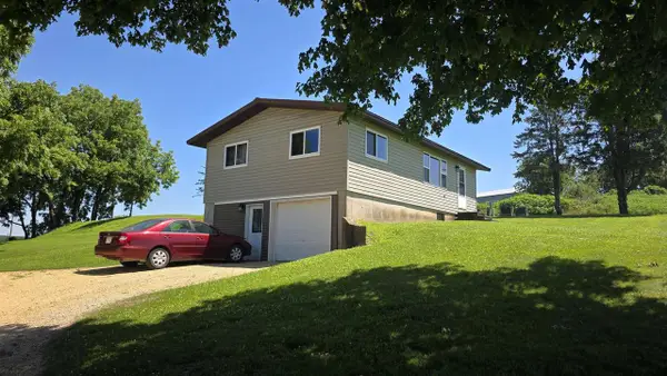12315 Borah Ridge Road, Prairie Du Chien, WI 53821