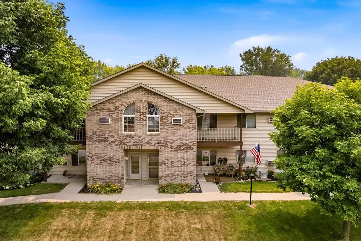 335 Starkweather Drive, Beaver Dam, WI 53916 - #1
