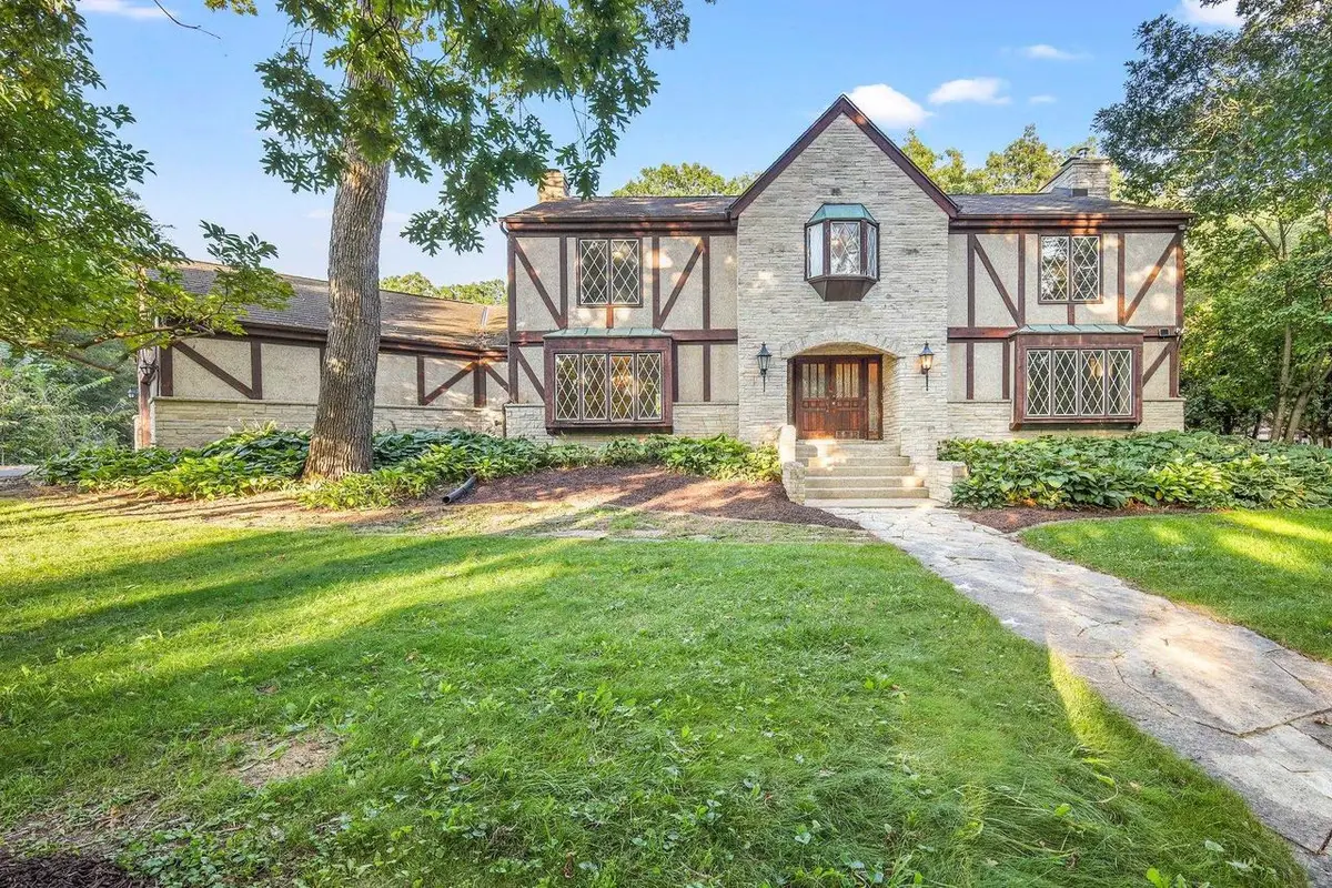 W9236 Highway 18, Cambridge, WI 53523 - #1