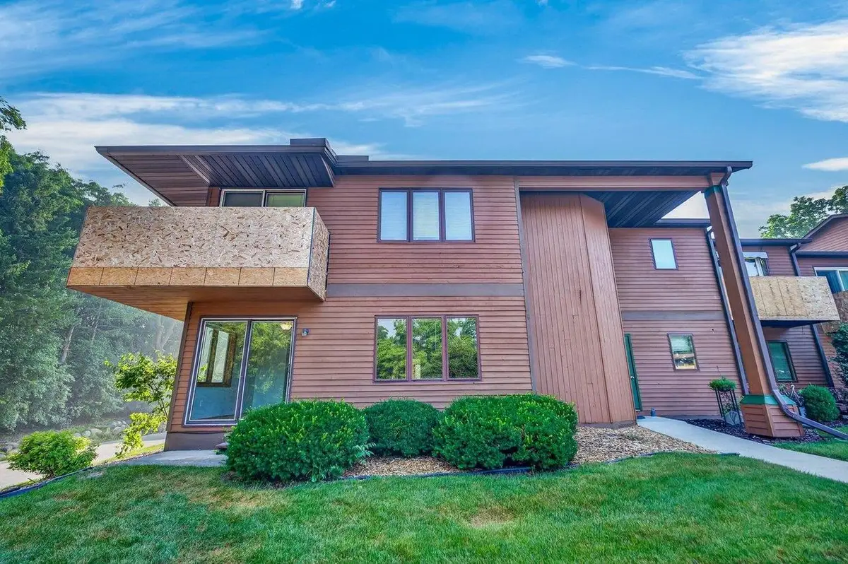 818 S Gammon Road, Madison, WI 53711 - #1