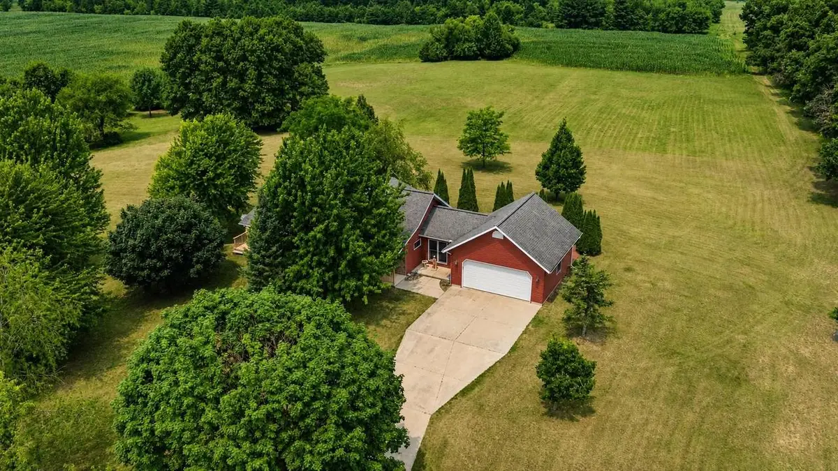 W2712 County Road J, Montello, WI 53949 - #1