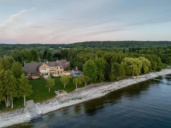 5707 Bay Shore Drive, Sturgeon Bay, WI 54235