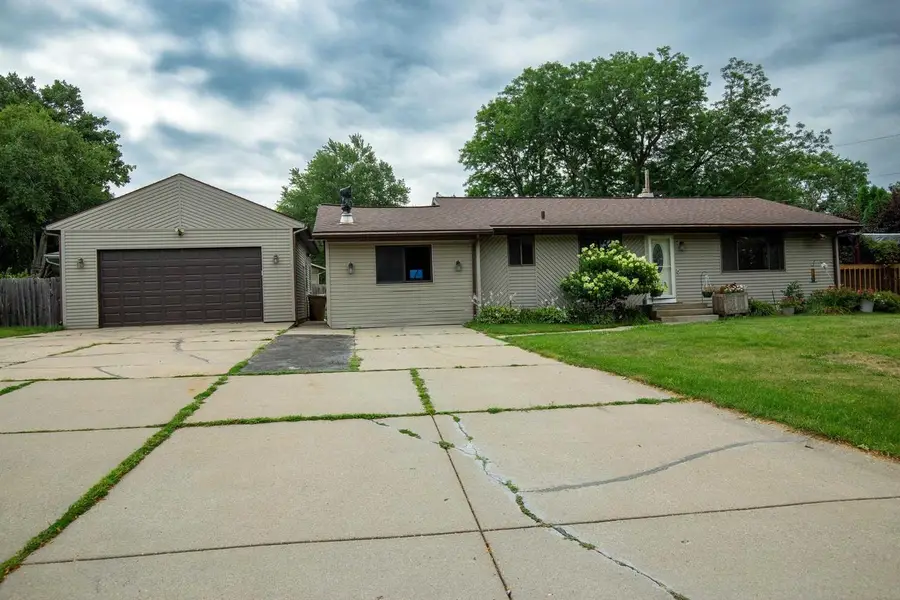 905 Flora Lane, Madison, WI 53714 - #3