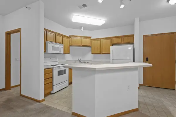 410 New Age Circle #212, Verona, WI 53593