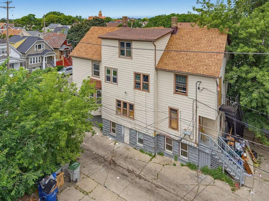 2258 S 17th Street, Milwaukee, WI 53215 - #2