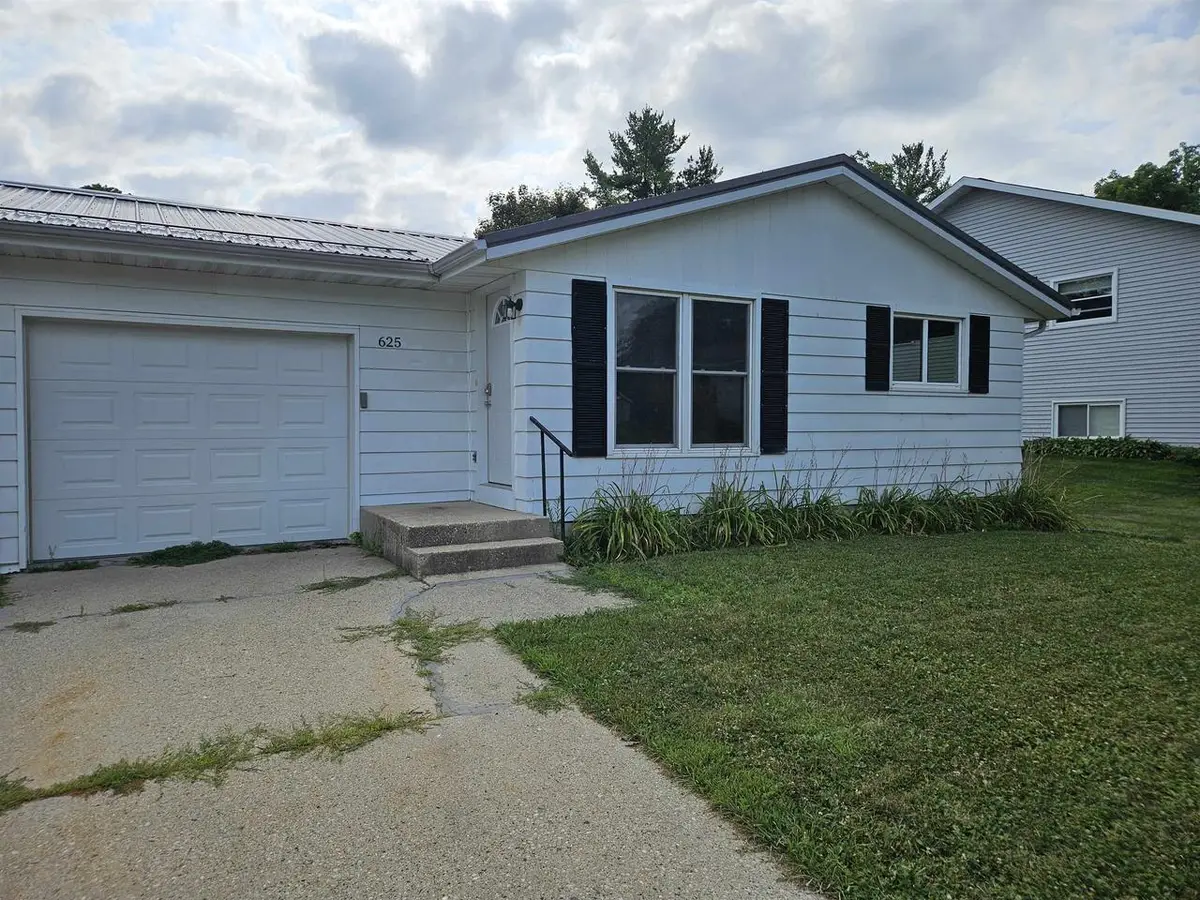 625 Cross Street, Poynette, WI 53955 - #1