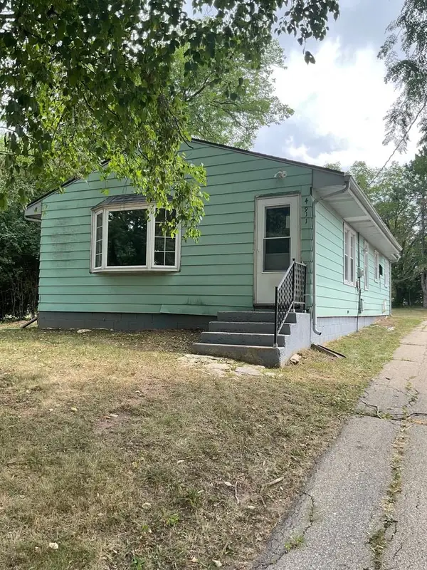 4911 Whitehorse Place, Mcfarland, WI 53558