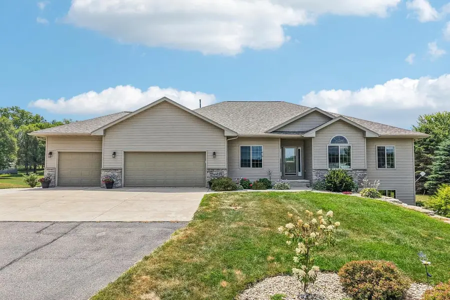 W13887 Bannan Court, Prairie Du Sac, WI 53578 - #2