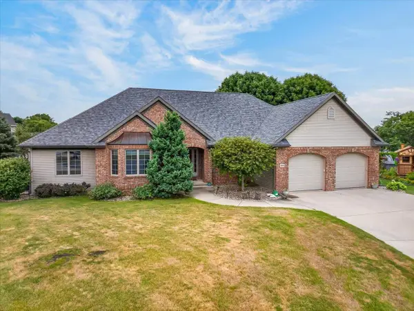 100 Stonehaven Circle, Beaver Dam, WI 53916