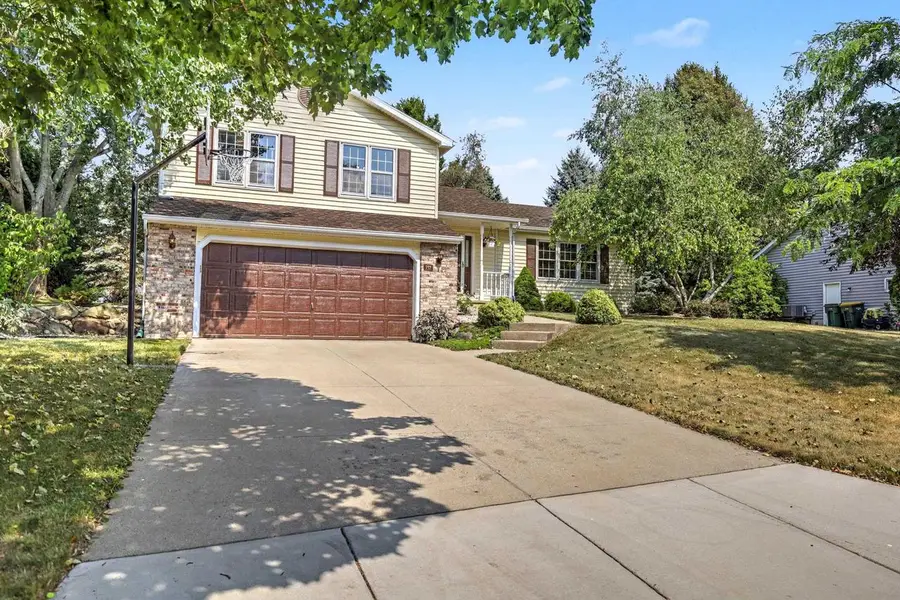 717 Cresthaven Drive, Cottage Grove, WI 53527 - #2