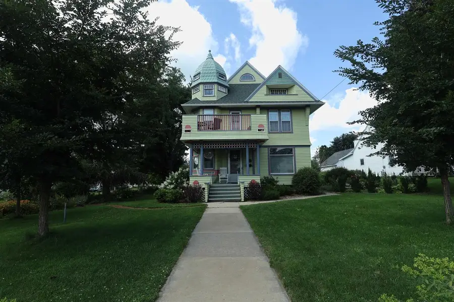 445 W Maple Street, Lancaster, WI 53813 - #2